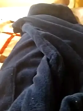 hugecrksam online show from October 2025 06:26:02 AM