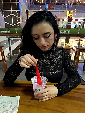 Lila Desiree online show from January 2025 12:22:01 AM