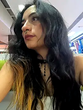 Lila Desiree online show from February 2025 01:00:01 AM