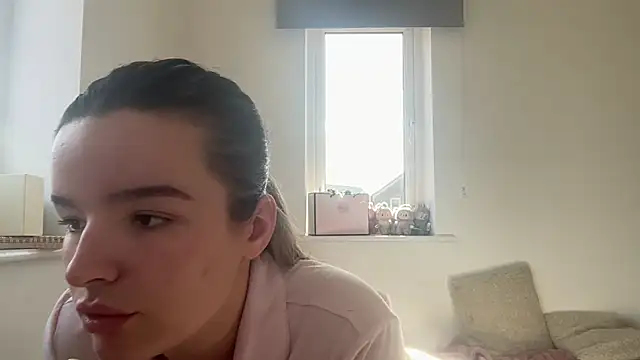 maisiesmithx online show from March 2026 12:21:01 PM