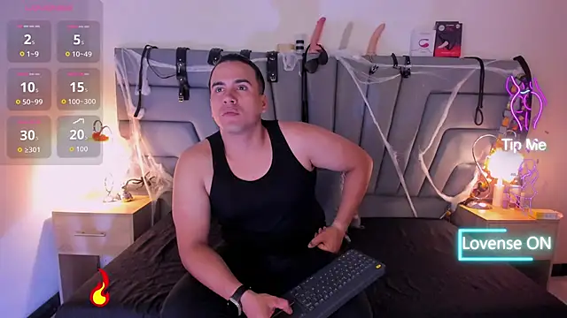 Snapshot of Vale_n_Matt chatting on November 2025 03:28:01 AM Vale n Matt online show from November 2025 03:28:01 AM