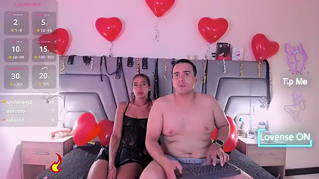 Snapshot of Vale_n_Matt chatting on November 2025 03:51:02 AM Vale n Matt online show from November 2025 03:51:02 AM