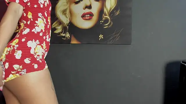 Snapshot of YayaHilton chatting on September 2025 04:15:01 AM YayaHilton online show from September 2025 04:15:01 AM