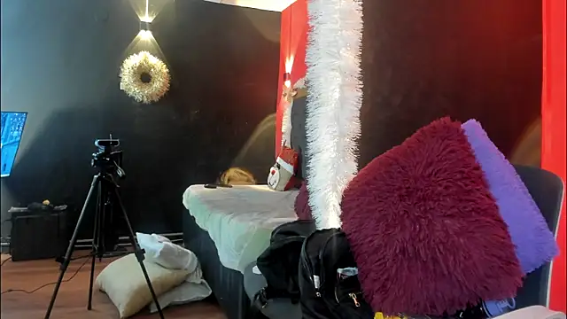 Snapshot of YayaHilton chatting on November 2025 04:22:02 AM YayaHilton online show from November 2025 04:22:02 AM