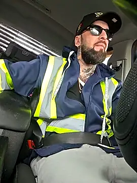 Beardedtattood online show from November 2025 03:21:01 PM