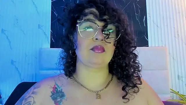 Reginavegaa online show from September 2025 11:43:02 AM