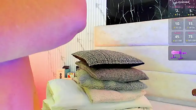 Reginavegaa online show from November 2025 11:43:02 AM