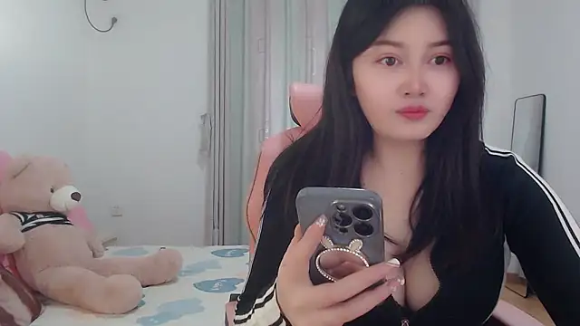 Snapshot of Little-sweet chatting on March 2025 03:00:02 AM Little-sweet online show from March 2025 03:00:02 AM