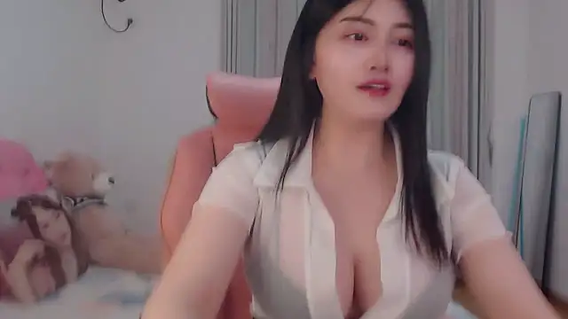 Snapshot of Little-sweet chatting on March 2025 02:21:02 AM Little-sweet online show from March 2025 02:21:02 AM