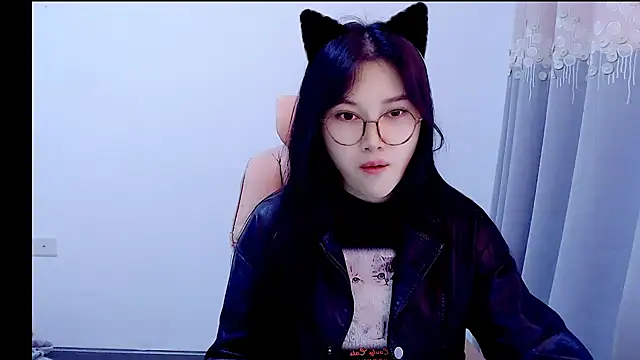 Snapshot of Little-sweet chatting on October 2025 06:35:02 AM Little-sweet online show from October 2025 06:35:02 AM