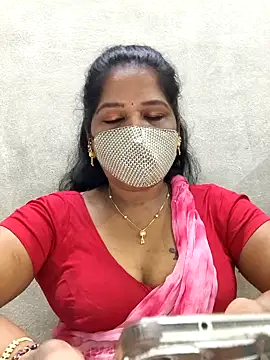 Snapshot of MaaliiiPonuTamil chatting on April 2026 02:04:02 AM MaaliiiPonuTamil online show from April 2026 02:04:02 AM