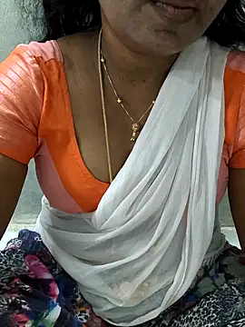 Snapshot of MaaliiiPonuTamil chatting on May 2026 02:19:01 AM MaaliiiPonuTamil online show from May 2026 02:19:01 AM