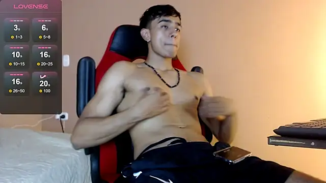 Snapshot of karlgiles_ chatting on February 2025 05:54:01 PM karlgiles online show from February 2025 05:54:01 PM