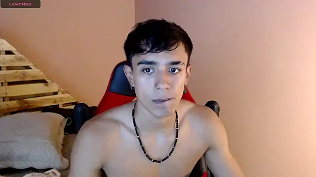 Snapshot of karlgiles_ chatting on February 2025 05:46:02 PM karlgiles online show from February 2025 05:46:02 PM