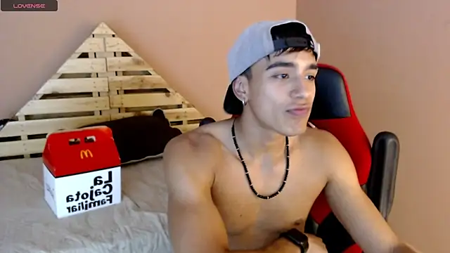 Snapshot of karlgiles_ chatting on February 2025 06:44:01 PM karlgiles online show from February 2025 06:44:01 PM