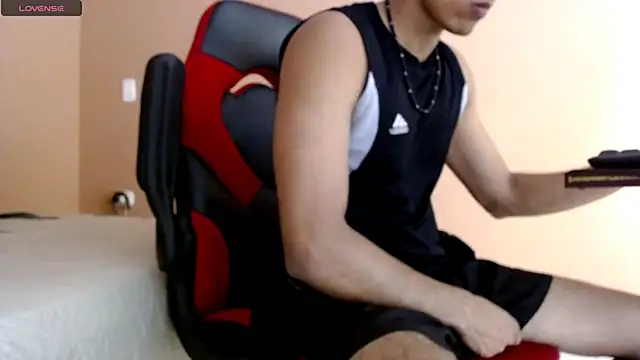 Snapshot of karlgiles_ chatting on February 2025 06:37:02 PM karlgiles online show from February 2025 06:37:02 PM