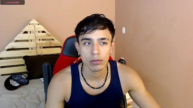 Snapshot of karlgiles_ chatting on February 2025 06:15:02 PM karlgiles online show from February 2025 06:15:02 PM