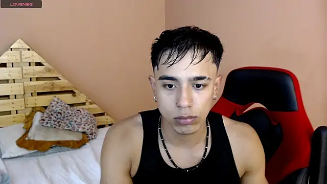 Snapshot of karlgiles_ chatting on March 2025 07:38:01 PM karlgiles online show from March 2025 07:38:01 PM