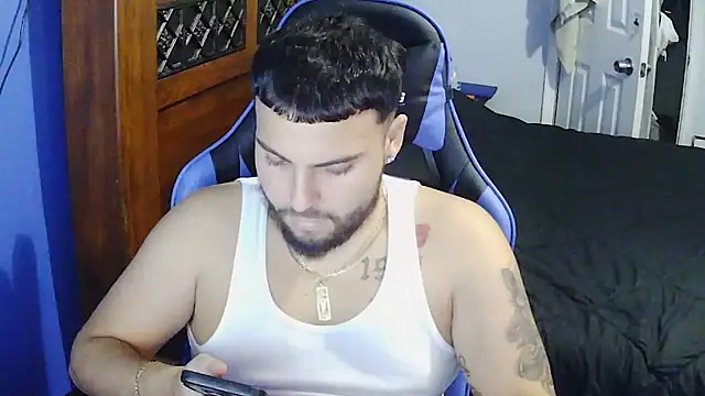 Snapshot of MasterKvn chatting on January 2025 04:20:01 AM MasterKvn online show from January 2025 04:20:01 AM