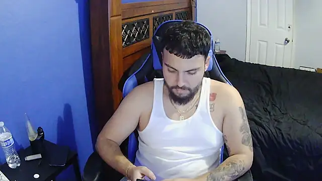 Snapshot of MasterKvn chatting on February 2025 08:40:01 AM MasterKvn online show from February 2025 08:40:01 AM