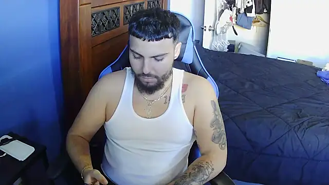 Snapshot of MasterKvn chatting on March 2025 08:59:01 PM MasterKvn online show from March 2025 08:59:01 PM