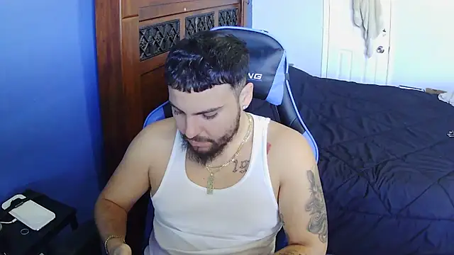 Snapshot of MasterKvn chatting on March 2025 06:41:02 PM MasterKvn online show from March 2025 06:41:02 PM