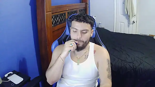 Snapshot of MasterKvn chatting on March 2025 10:05:02 AM MasterKvn online show from March 2025 10:05:02 AM