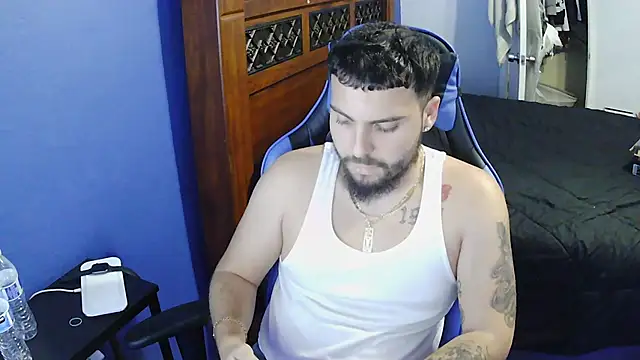 Snapshot of MasterKvn chatting on March 2025 03:15:01 AM MasterKvn online show from March 2025 03:15:01 AM