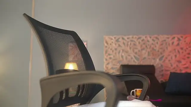 lupeebony online show from November 2025 07:38:01 PM