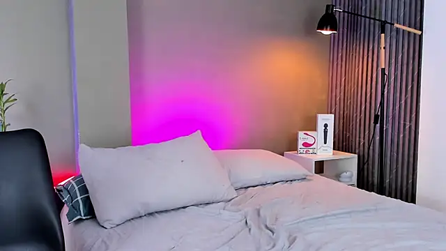 conielaurenth online show from January 2025 09:40:01 PM