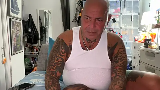 joeytatts66 online show from October 2025 01:04:02 AM