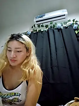 Snapshot of sadnessgyall chatting on March 2025 06:41:02 AM sadnessgyall online show from March 2025 06:41:02 AM