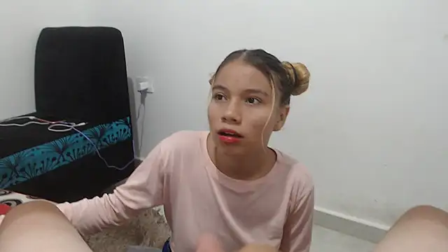 Naomi991 online show from March 2025 08:32:02 PM