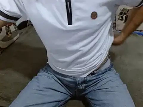 Snapshot of goten-770 chatting on March 2025 09:01:02 PM goten-770 online show from March 2025 09:01:02 PM