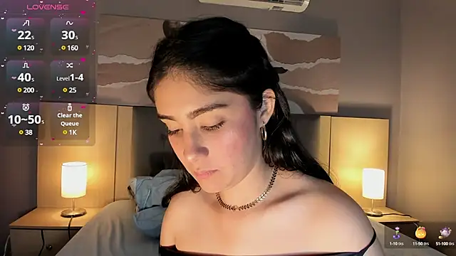 Snapshot of Belliinda_21 chatting on January 2025 01:00:01 AM Belliinda 21 online show from January 2025 01:00:01 AM