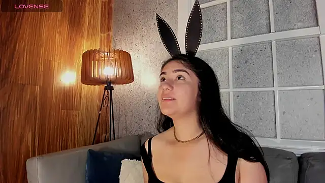 Snapshot of Belliinda_21 chatting on January 2025 06:32:02 PM Belliinda 21 online show from January 2025 06:32:02 PM