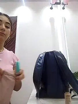 Snapshot of Belliinda_21 chatting on February 2025 06:26:02 PM Belliinda 21 online show from February 2025 06:26:02 PM