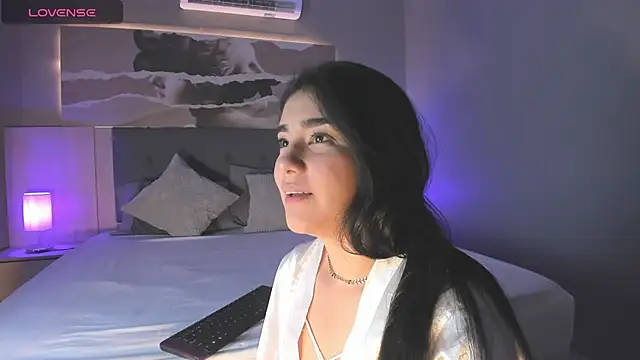 Snapshot of Belliinda_21 chatting on March 2025 07:02:01 PM Belliinda 21 online show from March 2025 07:02:01 PM