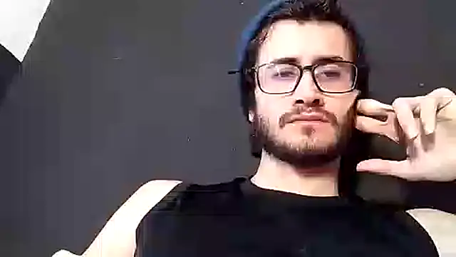 Loggan donnelly online show from November 2025 07:13:02 PM