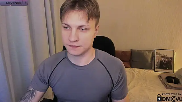 Snapshot of handsome_guy01 chatting on February 2026 09:53:02 PM handsome guy01 online show from February 2026 09:53:02 PM