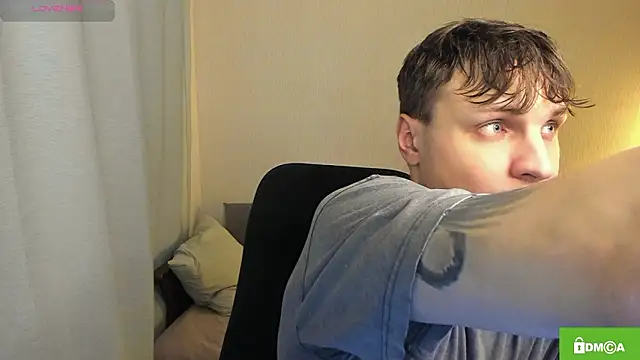 Snapshot of handsome_guy01 chatting on February 2026 03:43:01 PM handsome guy01 online show from February 2026 03:43:01 PM