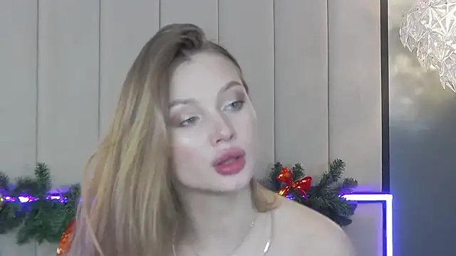 Snapshot of ViolaFlirt chatting on December 2024 10:03:02 PM ViolaFlirt online show from December 2024 10:03:02 PM