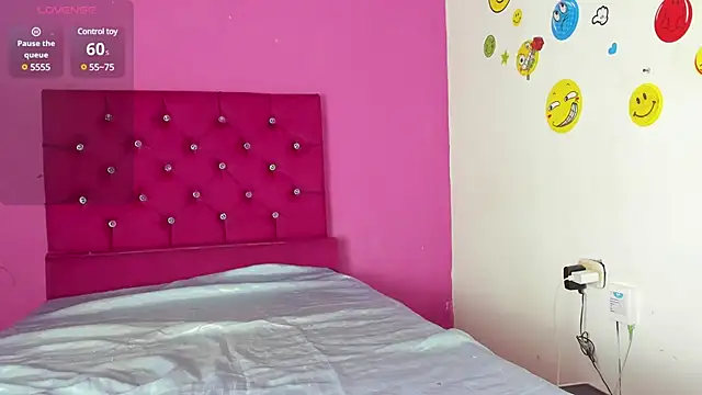 tiffany Bitch online show from March 2025 07:06:01 PM