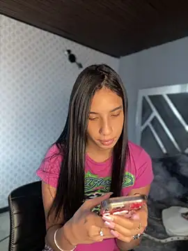 Snapshot of Praga_Pink chatting on April 2026 01:41:02 PM Praga Pink online show from April 2026 01:41:02 PM