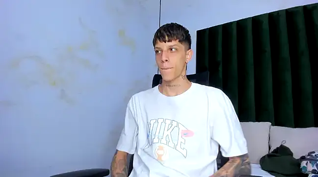 Snapshot of Adam_hard_ chatting on December 2024 08:50:01 PM Adam hard  online show from December 2024 08:50:01 PM