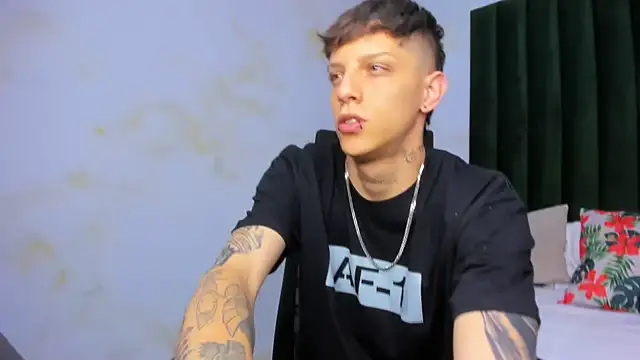 Snapshot of Adam_hard_ chatting on January 2025 07:52:01 PM Adam hard  online show from January 2025 07:52:01 PM