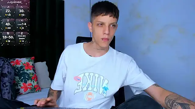 Snapshot of Adam_hard_ chatting on February 2025 07:42:01 PM Adam hard  online show from February 2025 07:42:01 PM