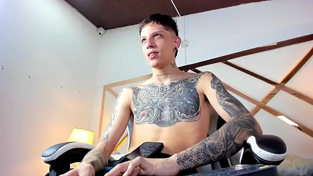 Snapshot of Adam_hard_ chatting on September 2025 07:39:02 PM Adam hard  online show from September 2025 07:39:02 PM