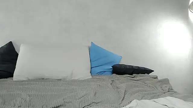 EngelFugler online show from January 2025 05:40:01 PM