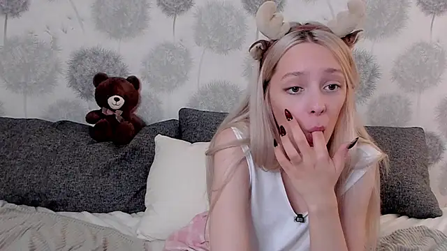 EngelFugler online show from January 2025 02:30:02 PM